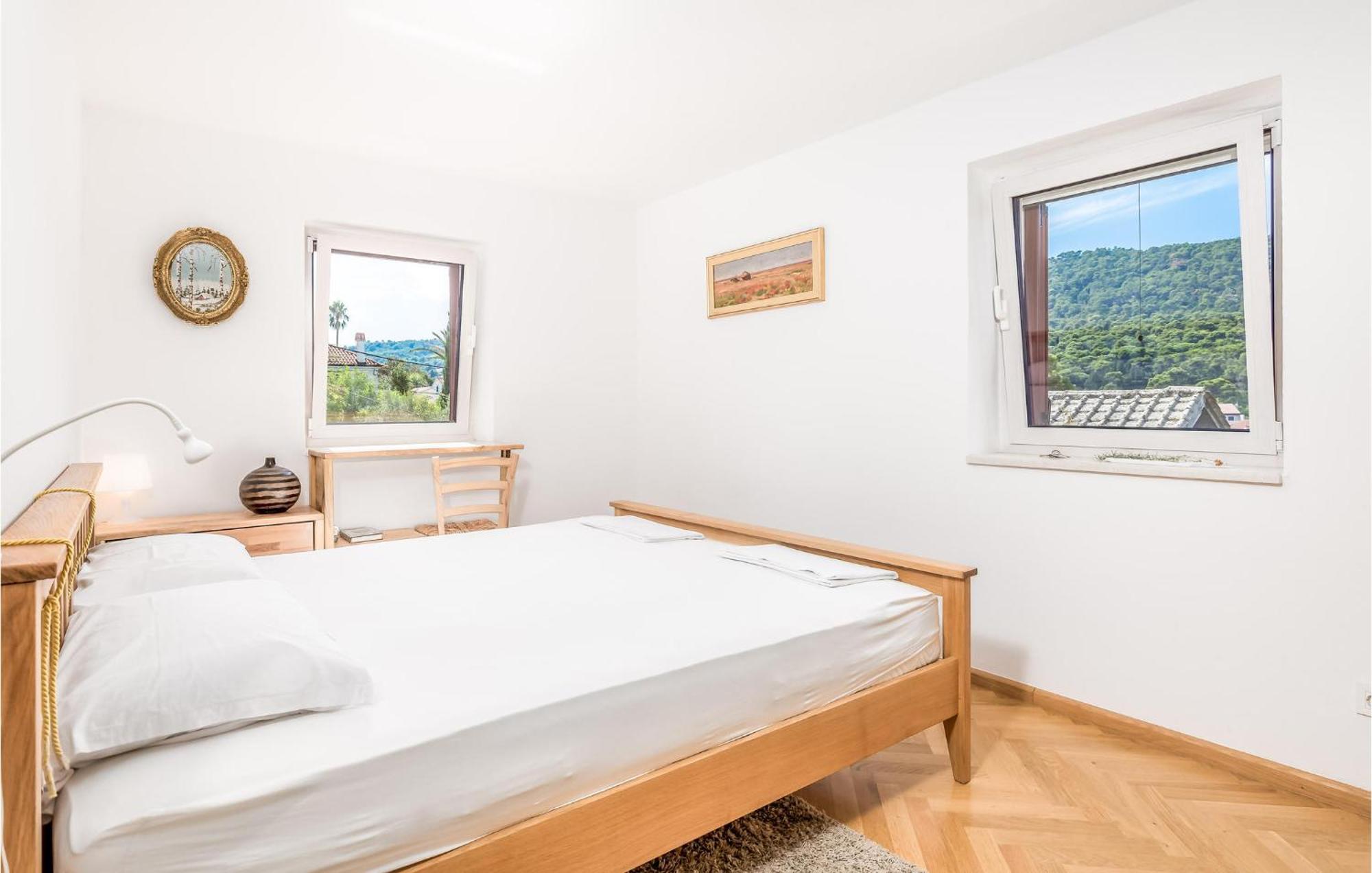 2 Bedroom Awesome Apartment In Вели-Лошинь Экстерьер фото